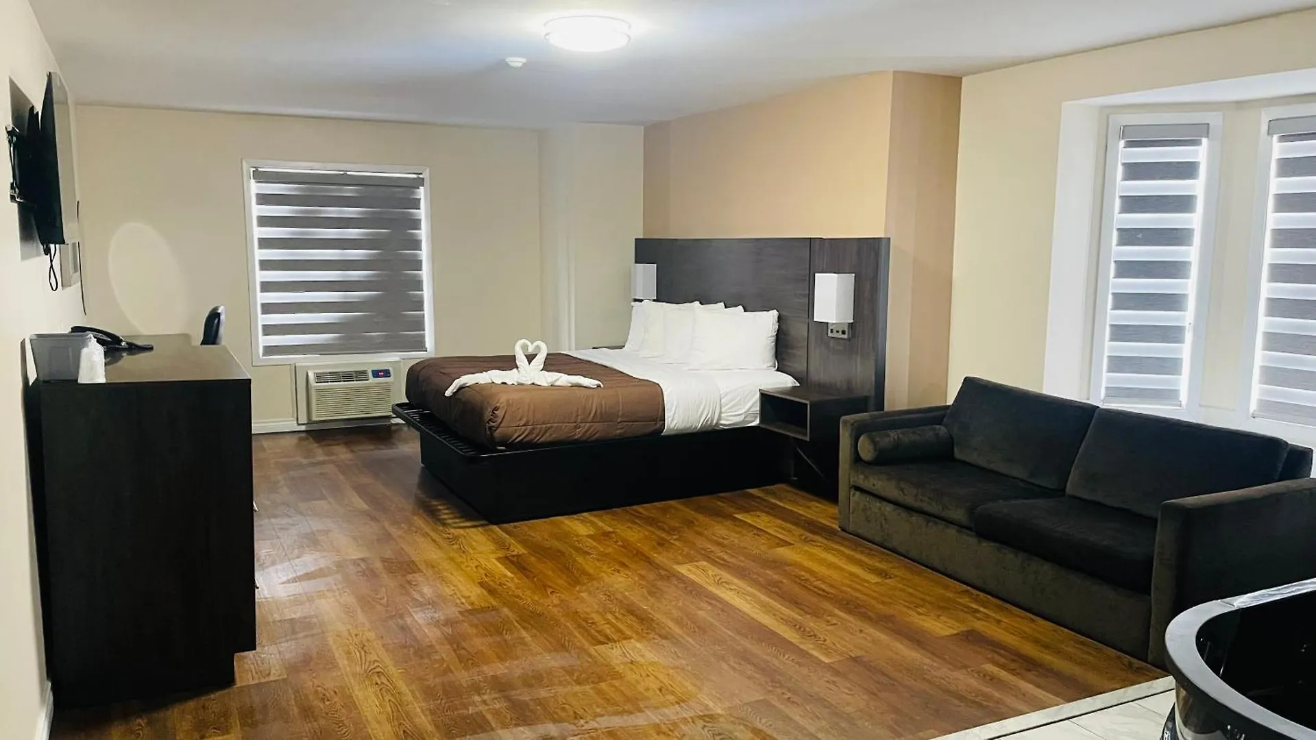 ** Hotel Falls Lodge & Suites Niagarawatervallen Canada