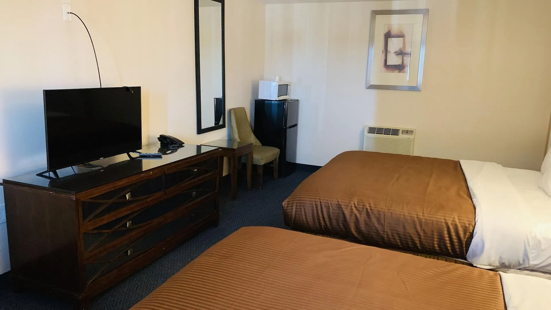 Falls Lodge & Suites Niagara Falls Canada