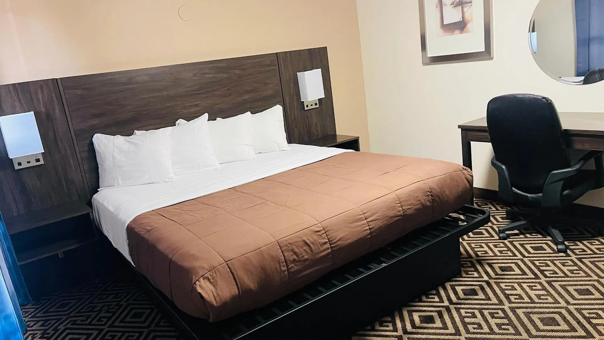 Falls Lodge & Suites Niagara Falls Hotel
