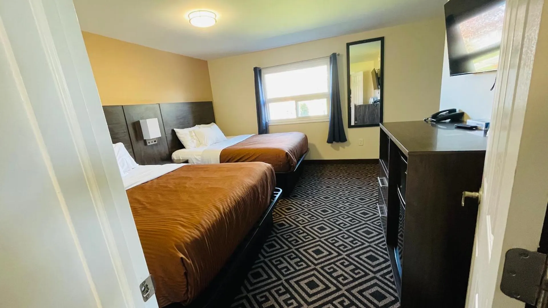 Hotel Falls Lodge & Suites Niagara Falls