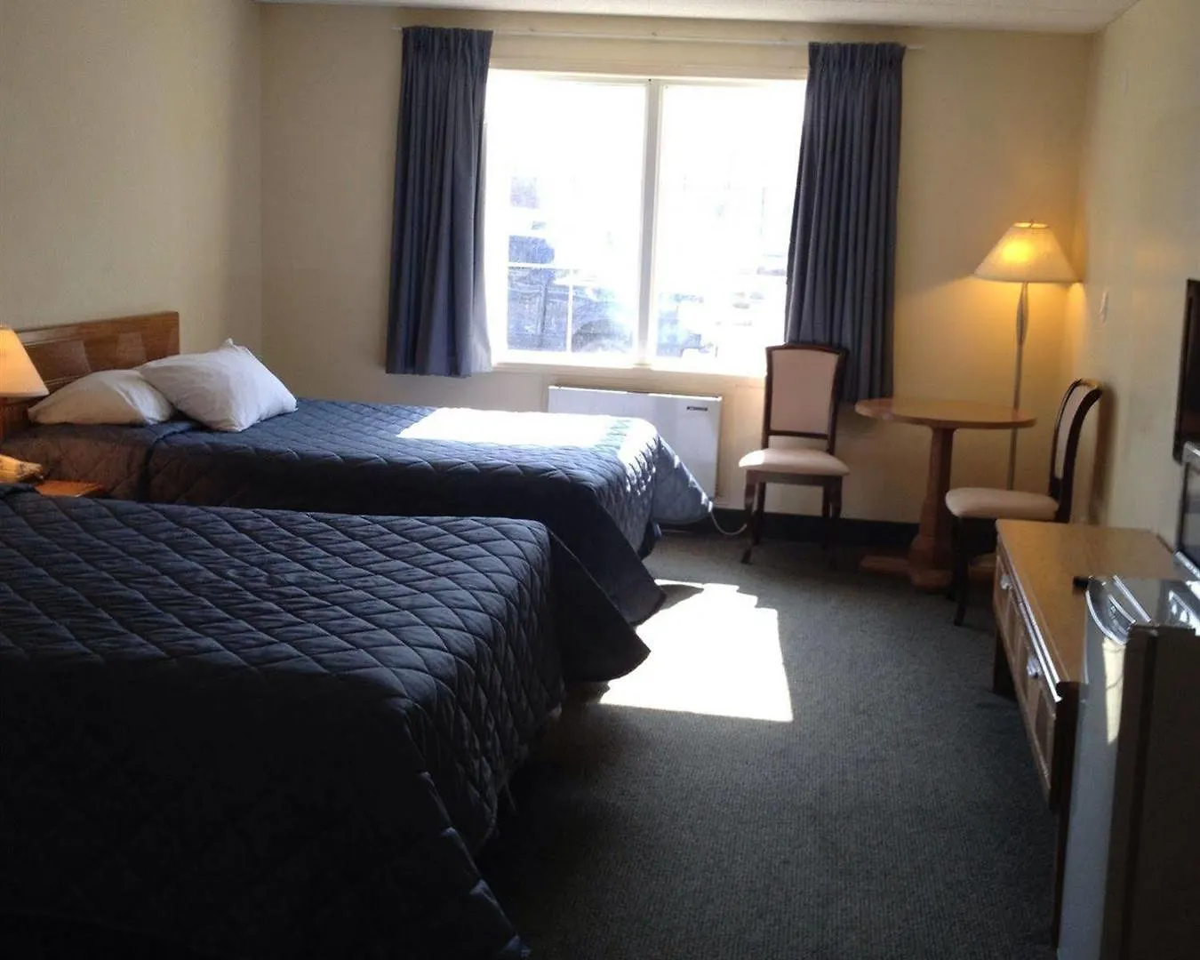 Falls Lodge & Suites Niagara Falls 2*,