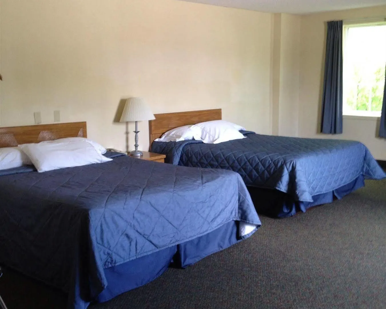 Falls Lodge & Suites Niagara Falls Hotel